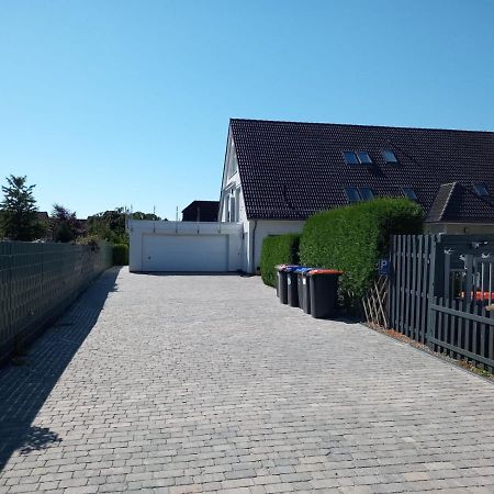 Modernes 21 m² Apartment modern, zentral Schortens Exterior foto