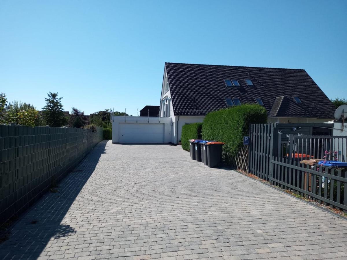Modernes 21 m² Apartment modern, zentral Schortens Exterior foto