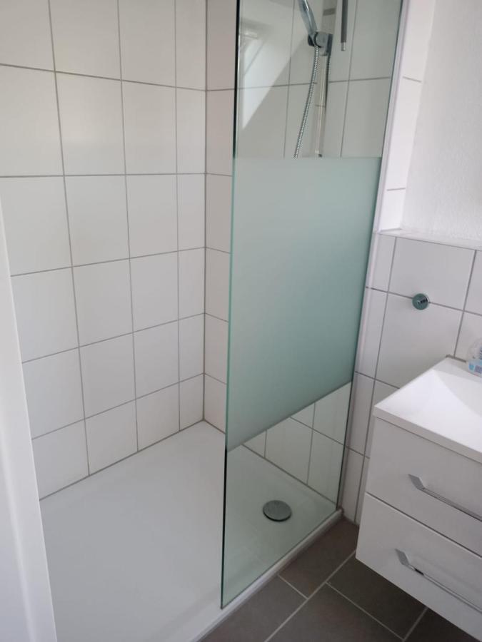 Modernes 21 m² Apartment modern, zentral Schortens Exterior foto
