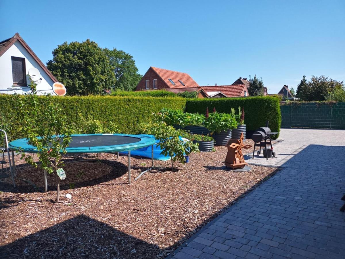 Modernes 21 m² Apartment modern, zentral Schortens Exterior foto